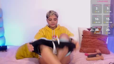 Isabella Mout  online show from 01-12-26, 11:21