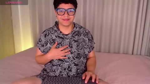 Isabella Mout  online show from 02-14-26, 02:47