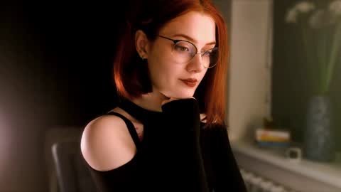 Madame Isabelle online show from 12-22-24, 03:22