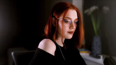 Madame Isabelle online show from 12-24-24, 03:37