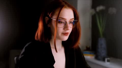 Madame Isabelle online show from 12-28-24, 03:37