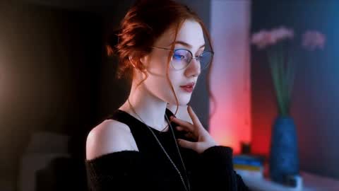 Madame Isabelle online show from 12-30-24, 03:02