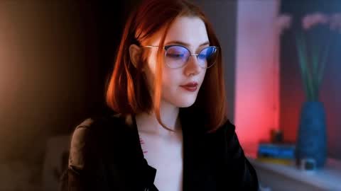 Madame Isabelle online show from 01-05-25, 03:55