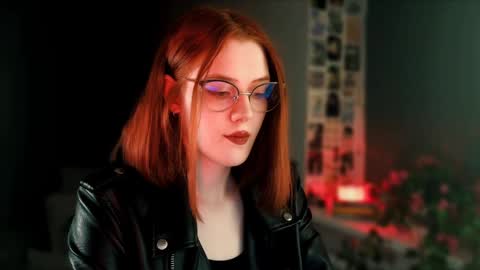 Madame Isabelle online show from 02-07-25, 04:03