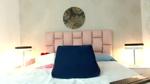 Isabelle Daza online show from 05-13-26, 12:02