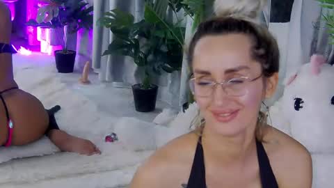 Snapshot of isabelleethan chatting on 07-04-26, 09:43 IsabelleEthan online show from 07-04-26, 09:43