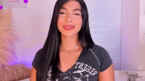 Snapshot of isabellefoxx chatting on 02-14-26, 10:28 Isa online show from 02-14-26, 10:28