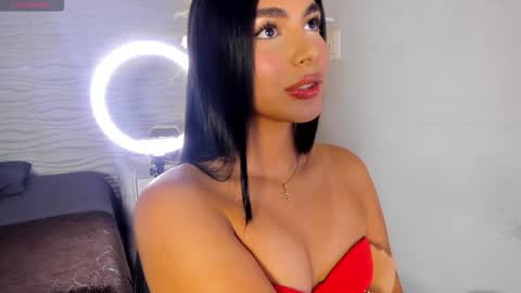 Snapshot of isabellefoxx chatting on 03-12-26, 11:00 Isa online show from 03-12-26, 11:00