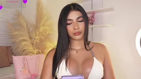 Snapshot of isabellefoxx chatting on 06-23-26, 09:46 Isa online show from 06-23-26, 09:46
