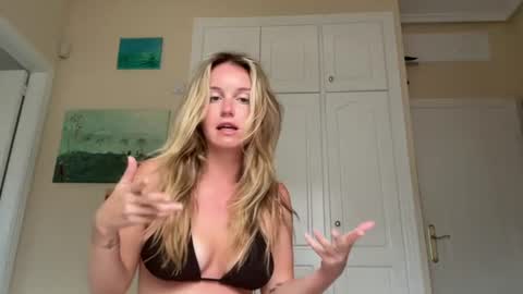 isabellesings online show from 08-07-26, 06:10