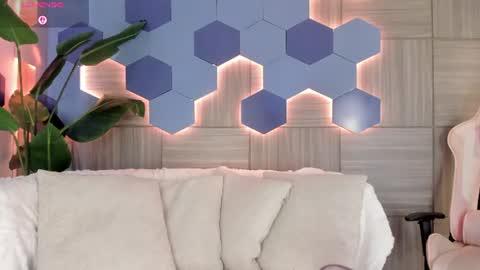 Snapshot of isabellestorm chatting on 07-14-26, 03:44 online show from 07-14-26, 03:44