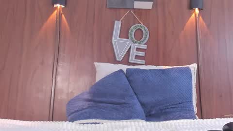 Snapshot of isabellla_69 chatting on 03-06-26, 07:32 isabella online show from 03-06-26, 07:32