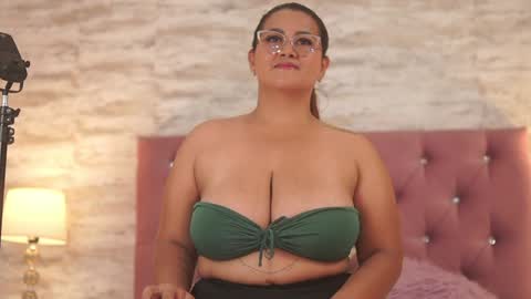 IsabellMendez online show from 01-15-25, 07:23