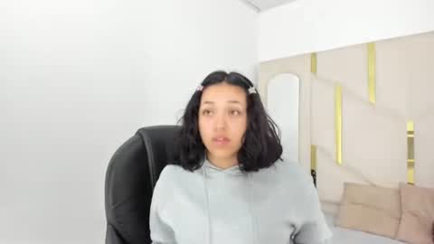 isabellrodriguez18 online show from 09-19-25, 02:35