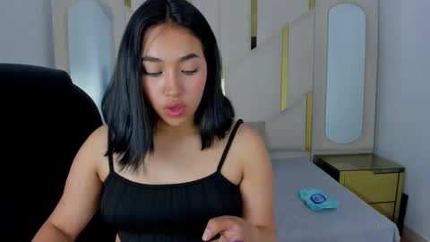 isabellrodriguez18 online show from 10-04-25, 01:47