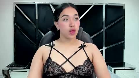 isabellrodriguez18 online show from 10-09-25, 03:59