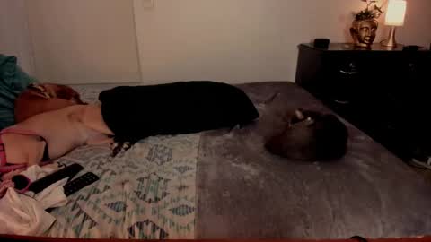 Snapshot of isabelprietoo chatting on 10-03-25, 11:35 Isa online show from 10-03-25, 11:35