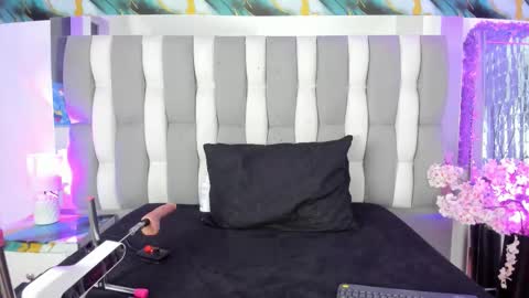 Isa online show from 02-19-26, 06:09