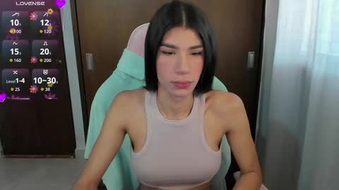 Isabela    online show from 11-20-25, 12:49