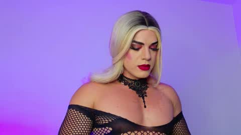 Isabella Hilton online show from 09-26-25, 06:01