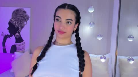 Isa Monroee  online show from 12-31-24, 01:47