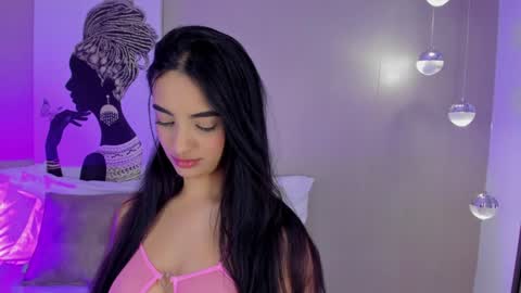 Isa Monroee  online show from 02-04-25, 08:38