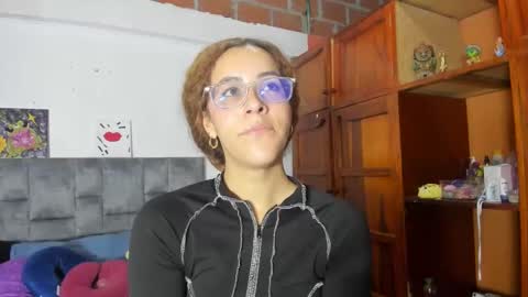 Isabela  online show from 09-23-25, 07:11