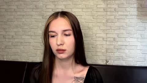 Snapshot of isarayner chatting on 06-07-26, 03:16 Vita online show from 06-07-26, 03:16