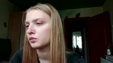 Snapshot of isarayner chatting on 07-20-26, 10:39 Vita online show from 07-20-26, 10:39