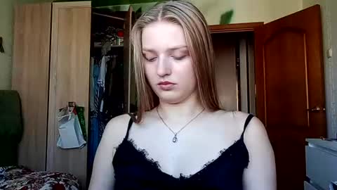 Snapshot of isarayner chatting on 07-21-26, 08:05 Vita online show from 07-21-26, 08:05