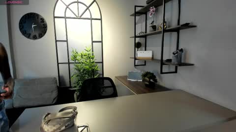 I S A  S AN D E R S  online show from 10-29-25, 07:59