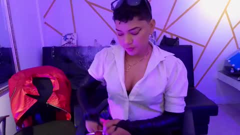 isabela online show from 09-11-25, 11:38