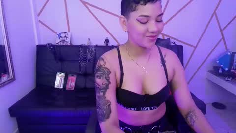 isabela online show from 09-19-25, 08:53