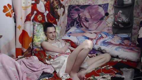 Snapshot of iselestias chatting on 03-12-25, 07:49 Sele online show from 03-12-25, 07:49