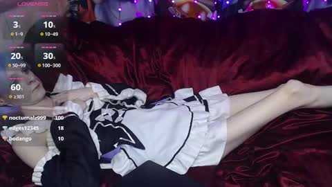 Snapshot of iselestias chatting on 10-07-25, 11:24 Sele online show from 10-07-25, 11:24