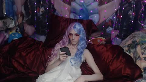 Snapshot of iselestias chatting on 10-30-25, 11:16 Sele online show from 10-30-25, 11:16