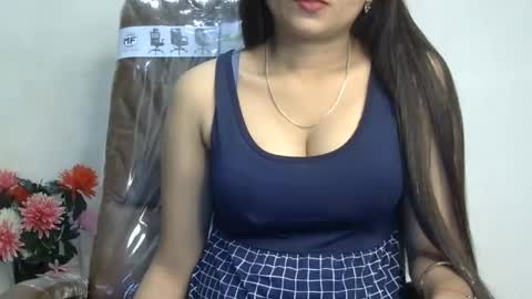 ishika_ishu online show from 10-06-25, 03:48