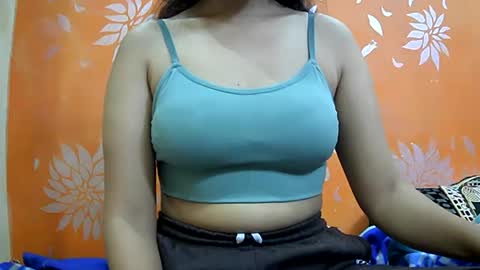 ishika_singh_ online show from 03-04-25, 06:37