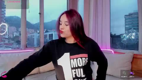 Isis  lohan online show from 09-15-25, 11:43