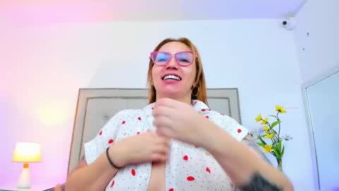 isisduzan online show from 02-28-25, 04:21