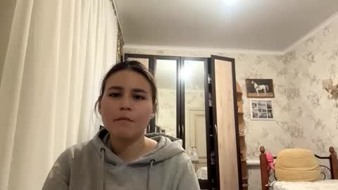 Snapshot of isisgoudge chatting on 02-17-26, 03:51 Izi online show from 02-17-26, 03:51