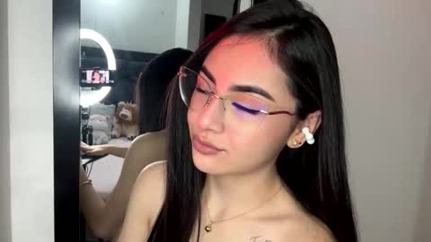 Snapshot of islacole chatting on 10-25-25, 01:24 Cute Isla  online show from 10-25-25, 01:24