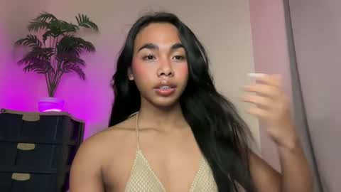 Snapshot of island_girlxxx chatting on 07-17-26, 12:17 Alona online show from 07-17-26, 12:17