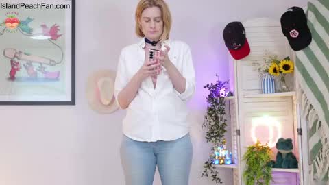 Lou  Peaches online show from 05-09-26, 02:11
