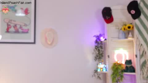 Lou  Peaches online show from 06-18-26, 08:13