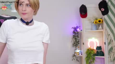 Lou  Peaches online show from 07-05-26, 02:13