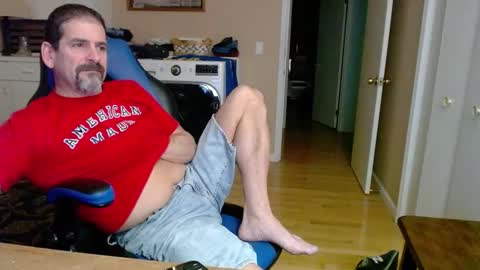 Snapshot of islandguy70 chatting on 12-08-24, 09:57 Jim online show from 12-08-24, 09:57