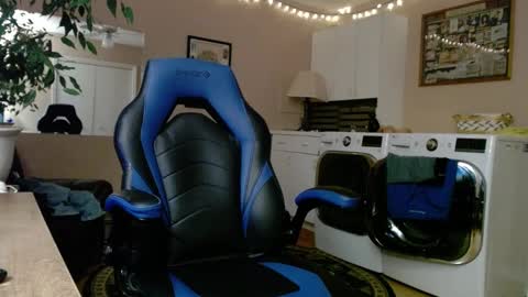 Snapshot of islandguy70 chatting on 12-26-24, 09:55 Jim online show from 12-26-24, 09:55