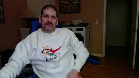 Snapshot of islandguy70 chatting on 02-01-25, 07:05 Jim online show from 02-01-25, 07:05