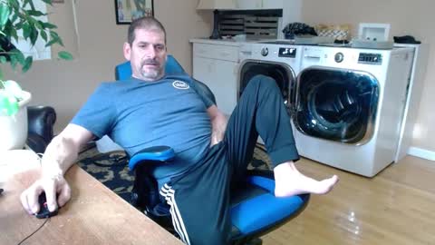 Snapshot of islandguy70 chatting on 02-02-25, 08:30 Jim online show from 02-02-25, 08:30